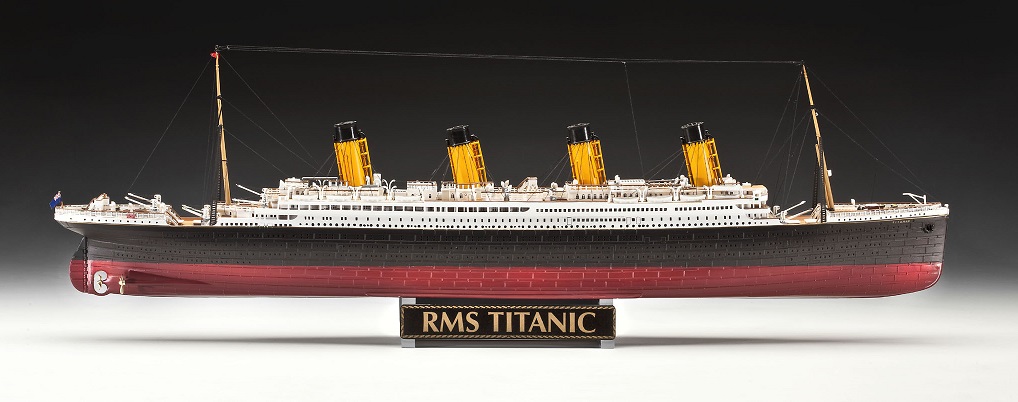 Revell Maquette bateau : R.M.S. Titanic 1/1200